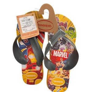 NWT Havaianas Kids MARVEL flip flops Size 3/4